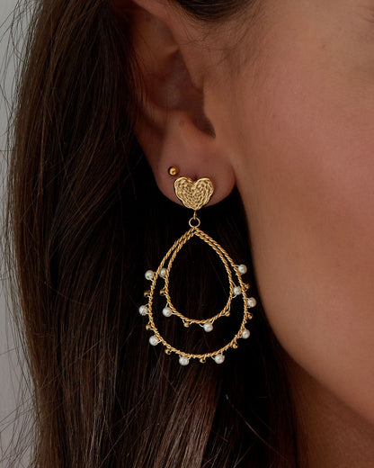 ORECCHINI A GOCCIA INTRECCIATA CON CUORE E PERLE